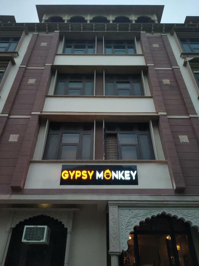 Gypsy Monkey Hostel ชัยปุระ ภายนอก รูปภาพ